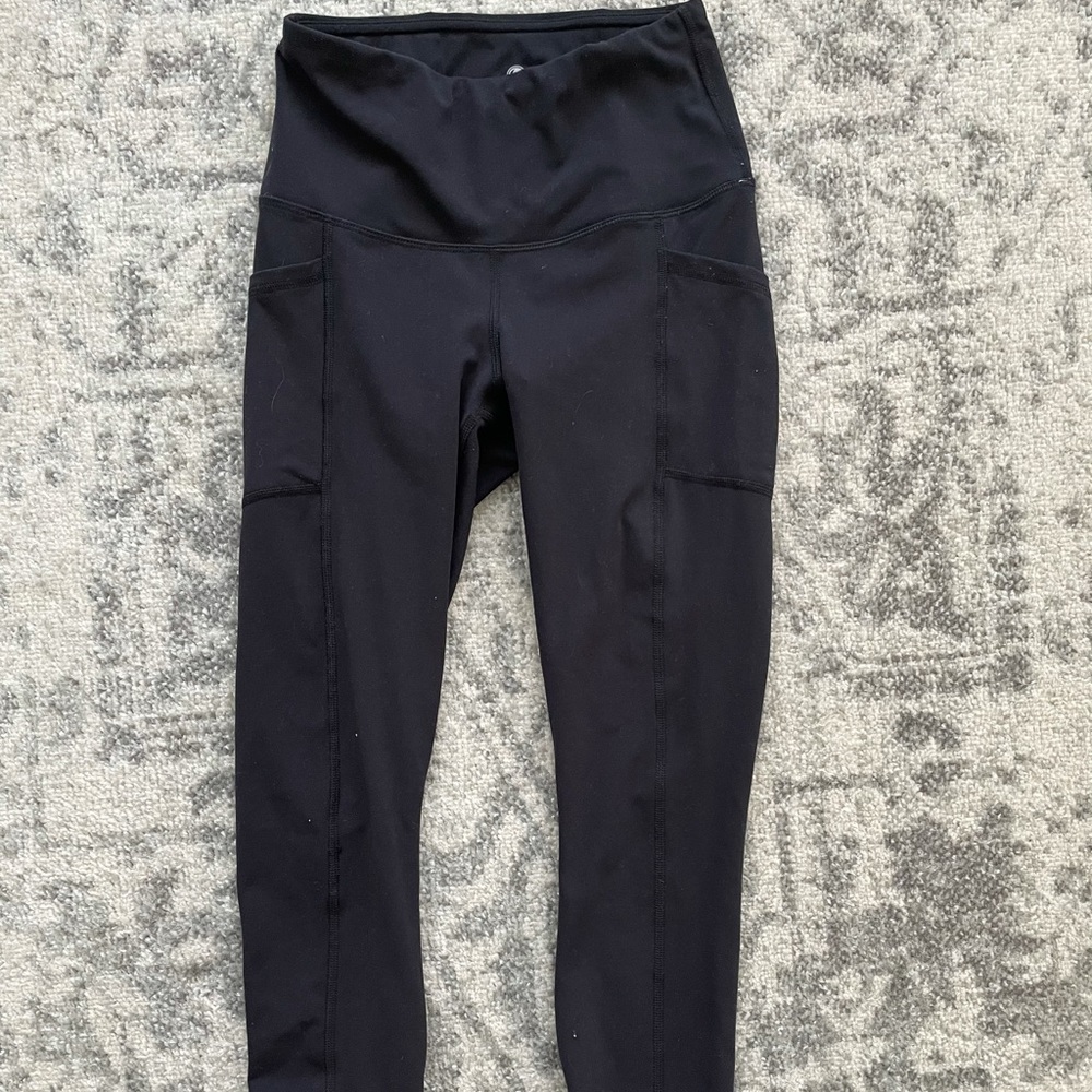 Yogalicious black 7/8 leggings with pockets